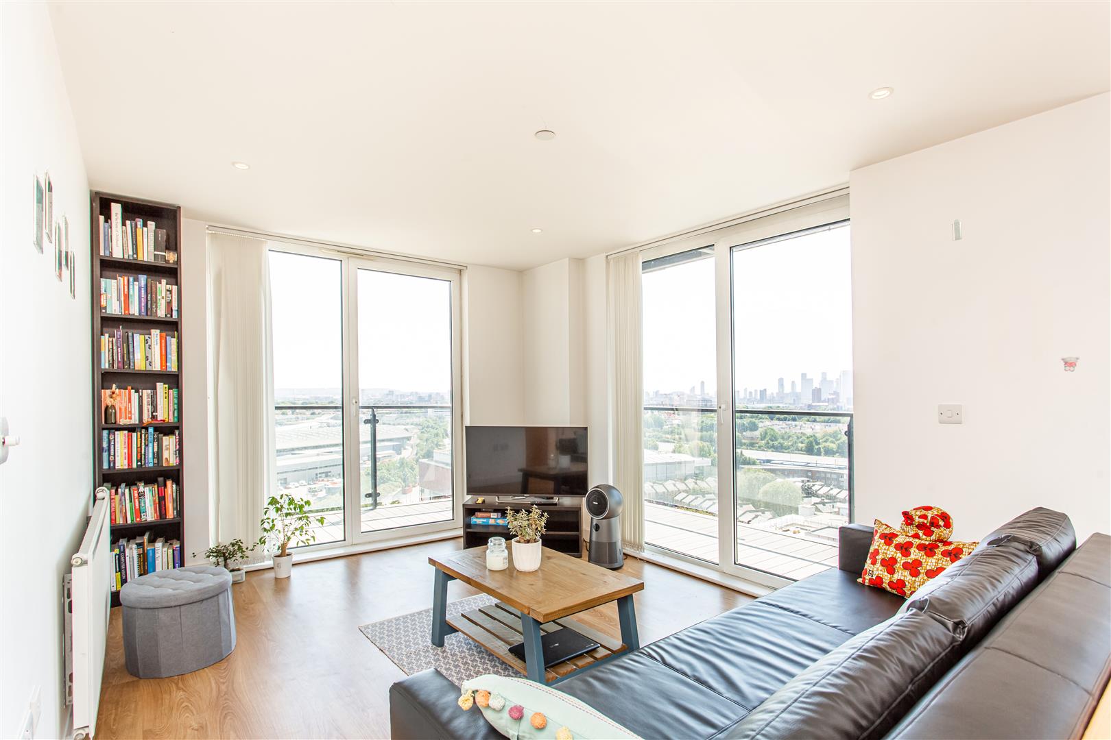 2 bed property in Velocity Building, Stratford